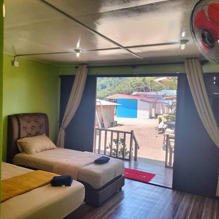 Oceanboys Inn Kampong Pasir Panjang  Buitenkant foto