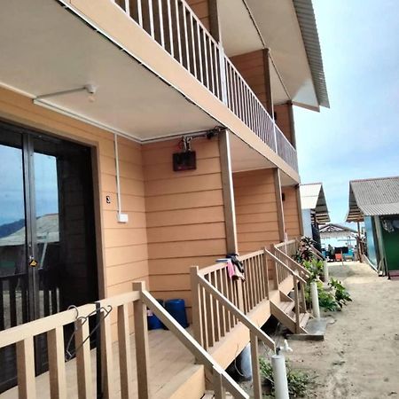 Oceanboys Inn Kampong Pasir Panjang  Buitenkant foto